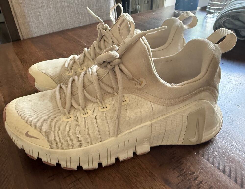 Women's Nike White/Cream Nike Free Metcon 6 Workout Shoes Size 8